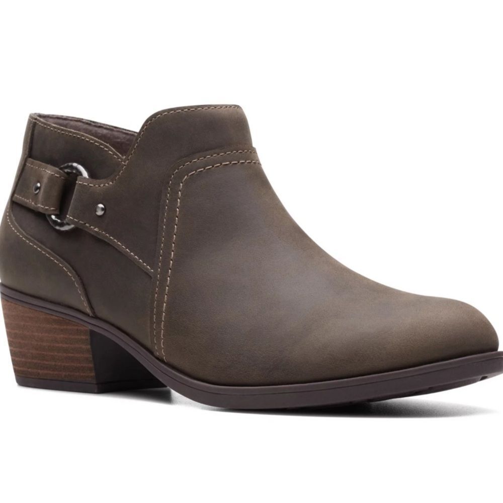 Clarks Charlton Grace Women's Leather Dress Boots Taupe M Width